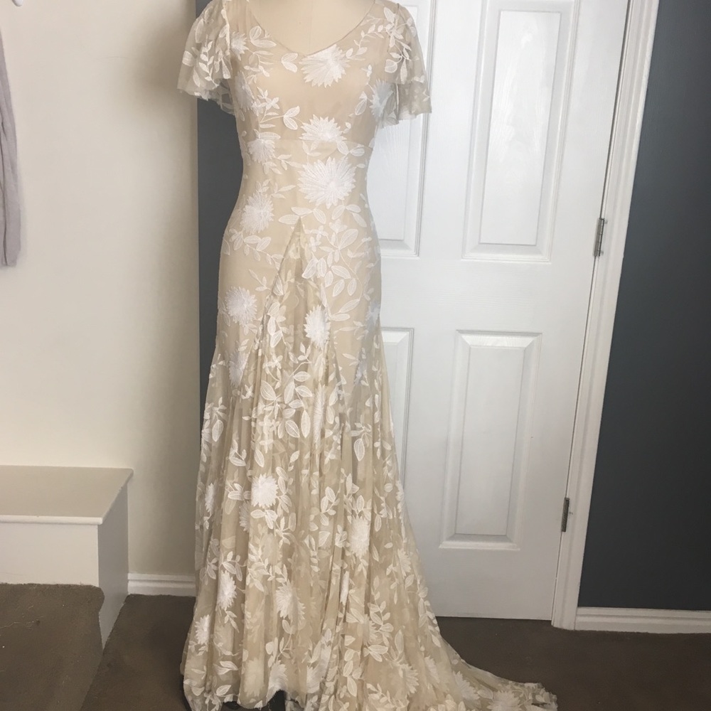 BEAUTIFUL & UNIQUE Rue De Seine Elea wedding gown